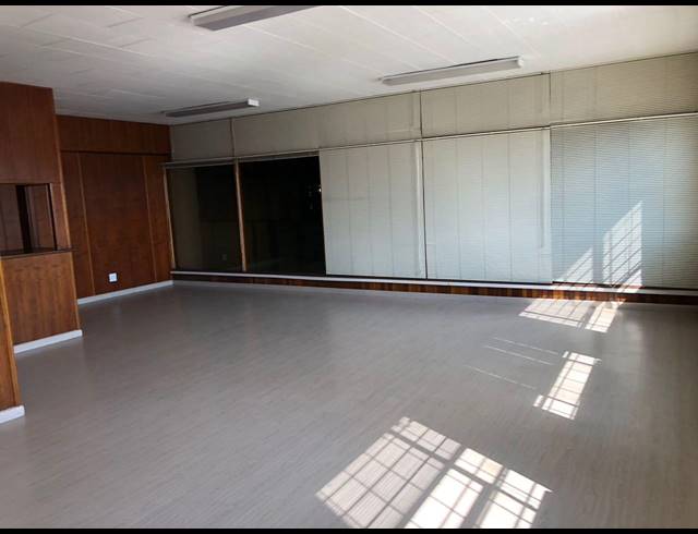 3,300M² WAREHOUSE FOR SALE IN GERMISTON CENTRAL
